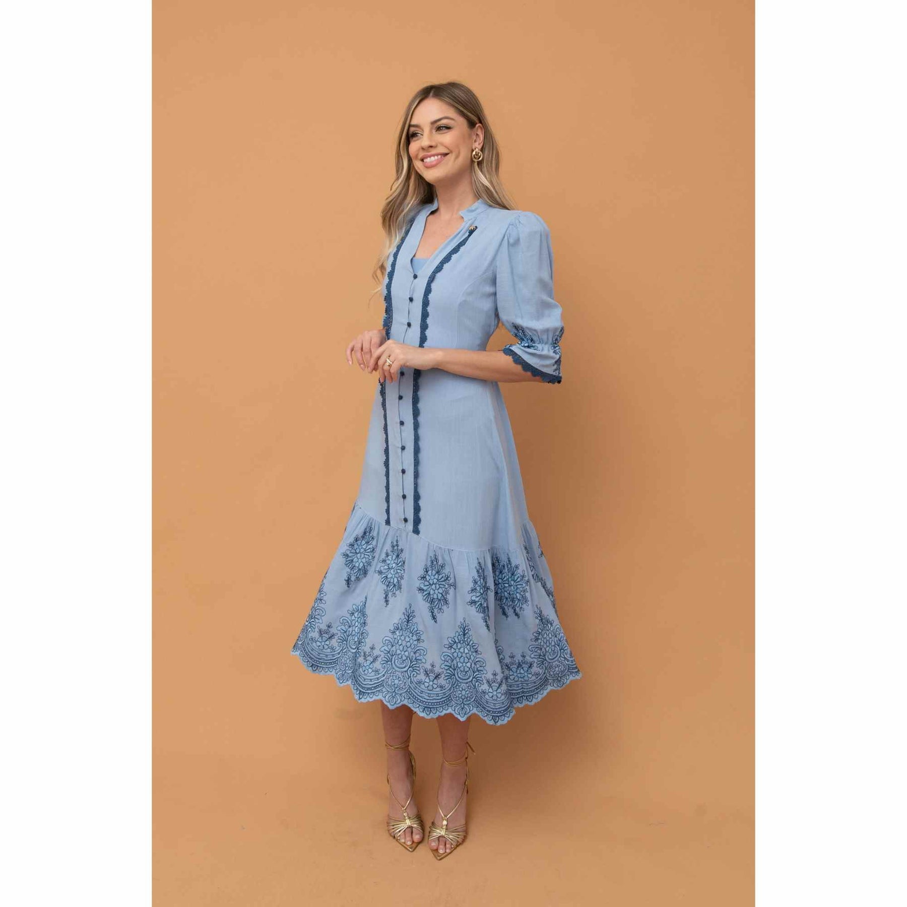 Vestido Kimberly Releitura | fibra natural bordado midi